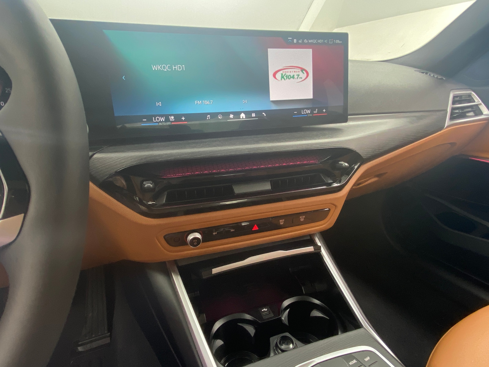 Thumbnail: 2025 BMW 3 Series - 3