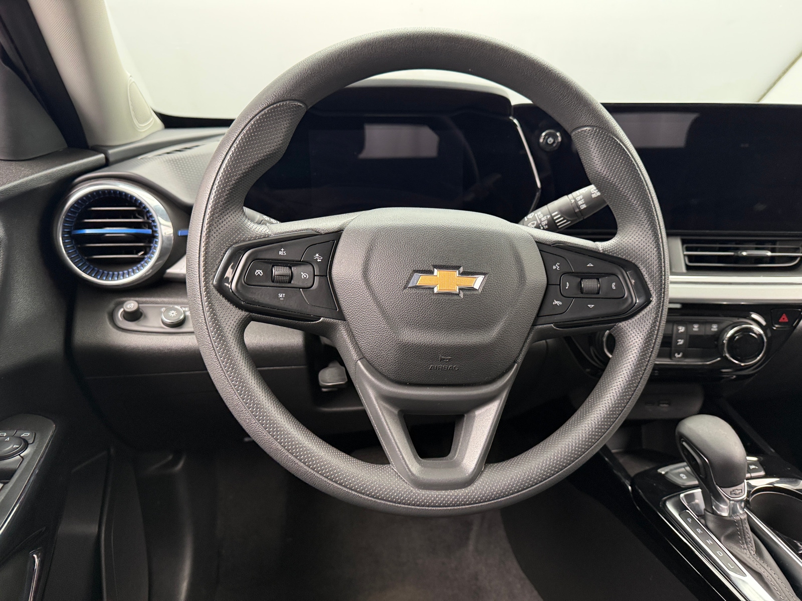 Thumbnail: 2025 Chevrolet Trax - 5