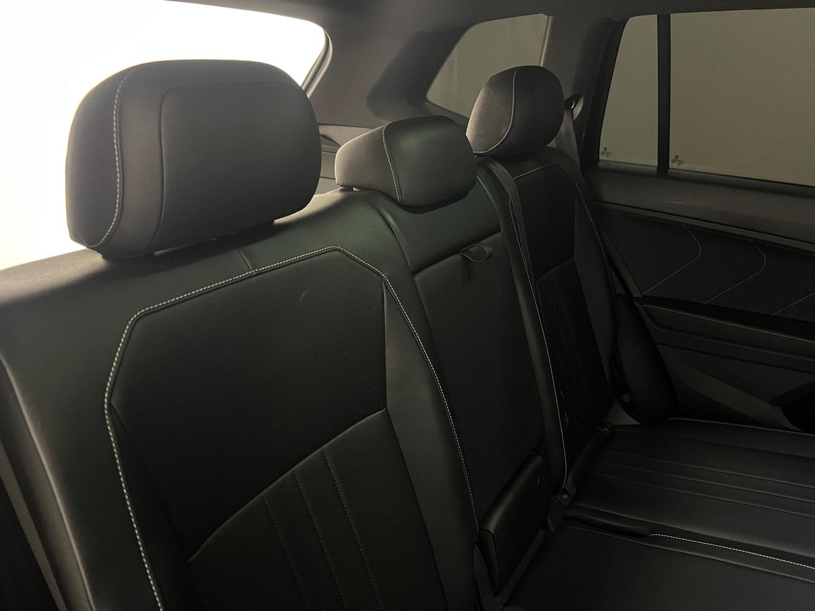 Thumbnail: 2022 Volkswagen Tiguan - 5