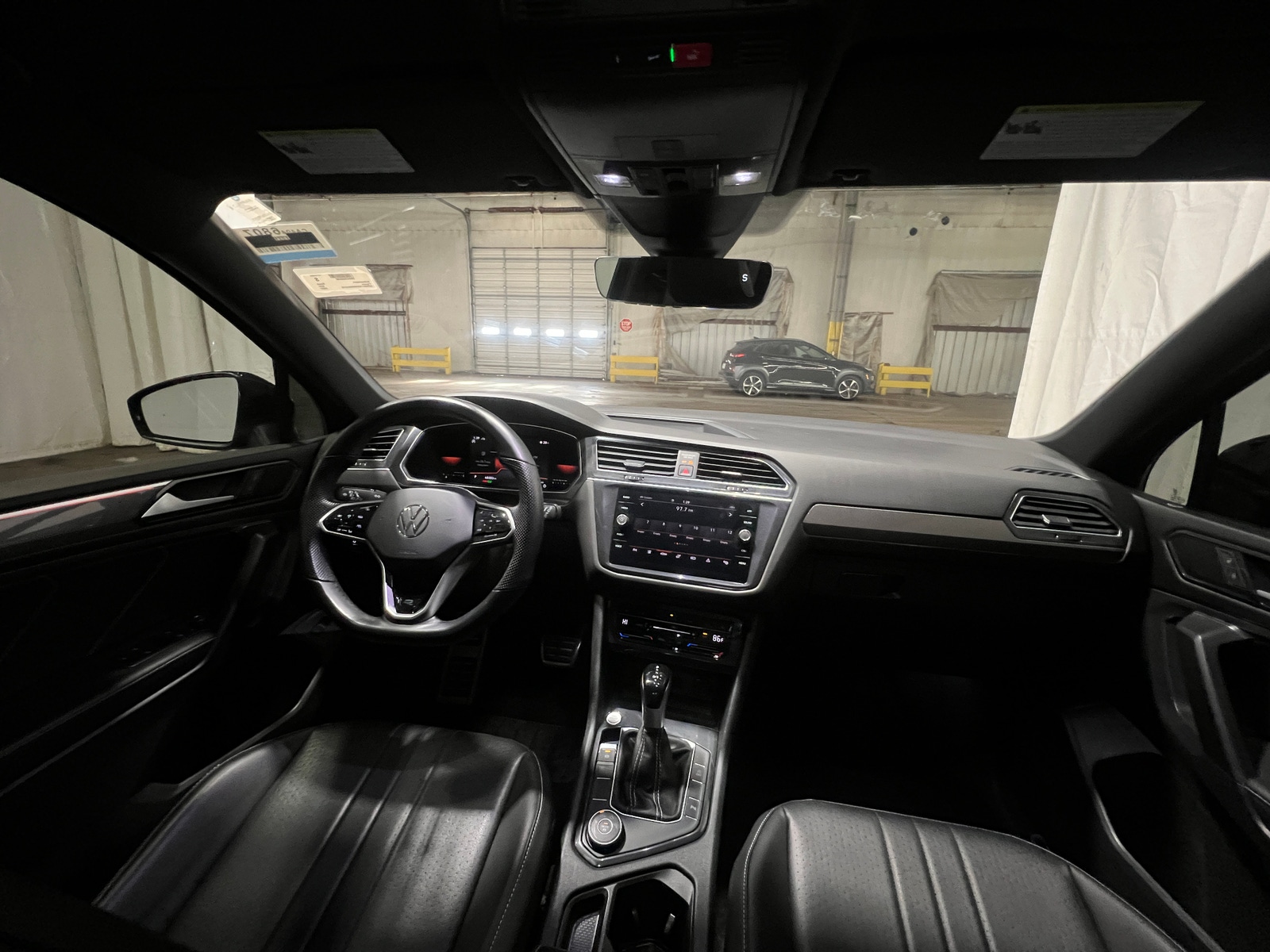 Thumbnail: 2022 Volkswagen Tiguan - 2