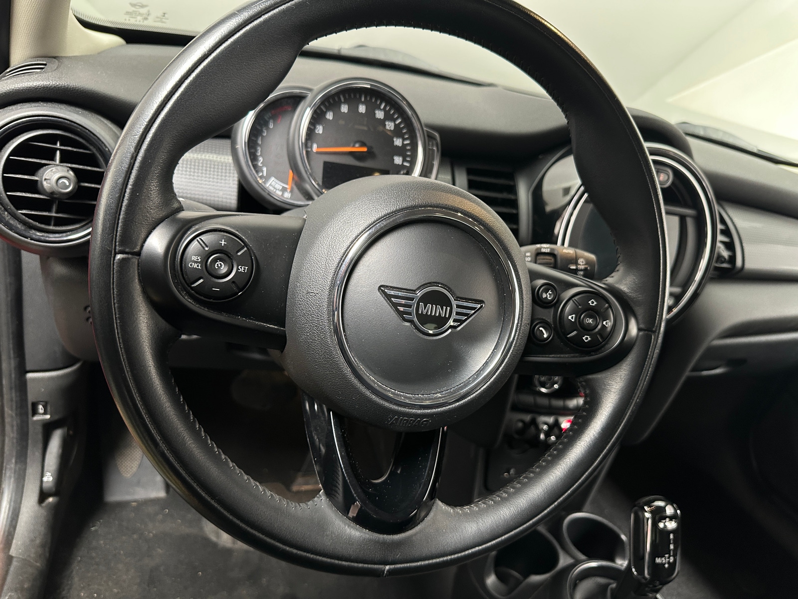 Thumbnail: 2020 MINI Cooper Hardtop - 4