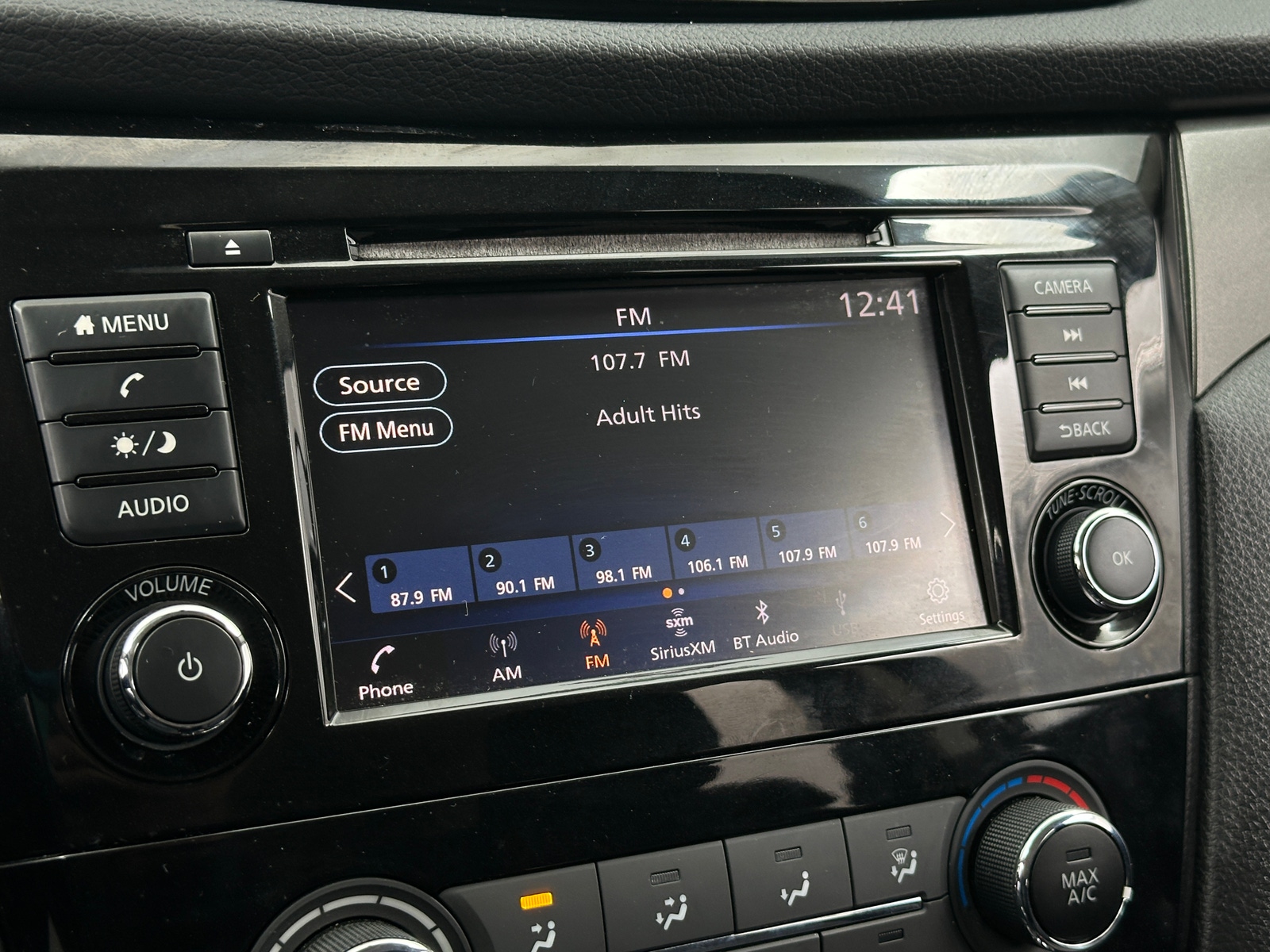 Thumbnail: 2019 Nissan Rogue Sport - 4