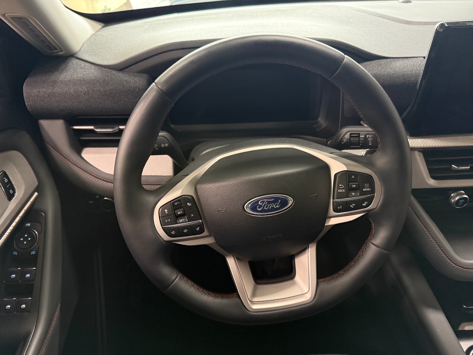 Thumbnail: 2025 Ford Explorer - 5