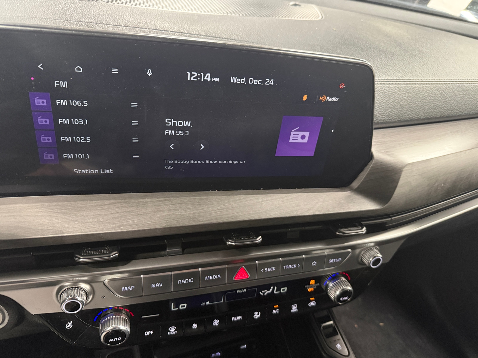 Thumbnail: 2023 Kia Telluride - 3