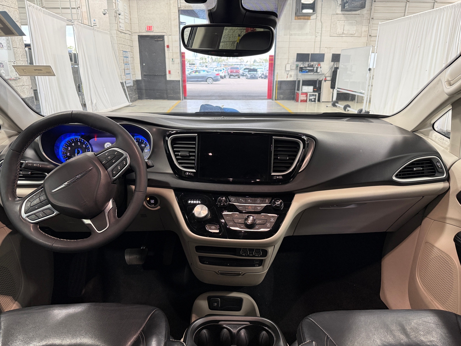 Thumbnail: 2022 Chrysler Pacifica - 2