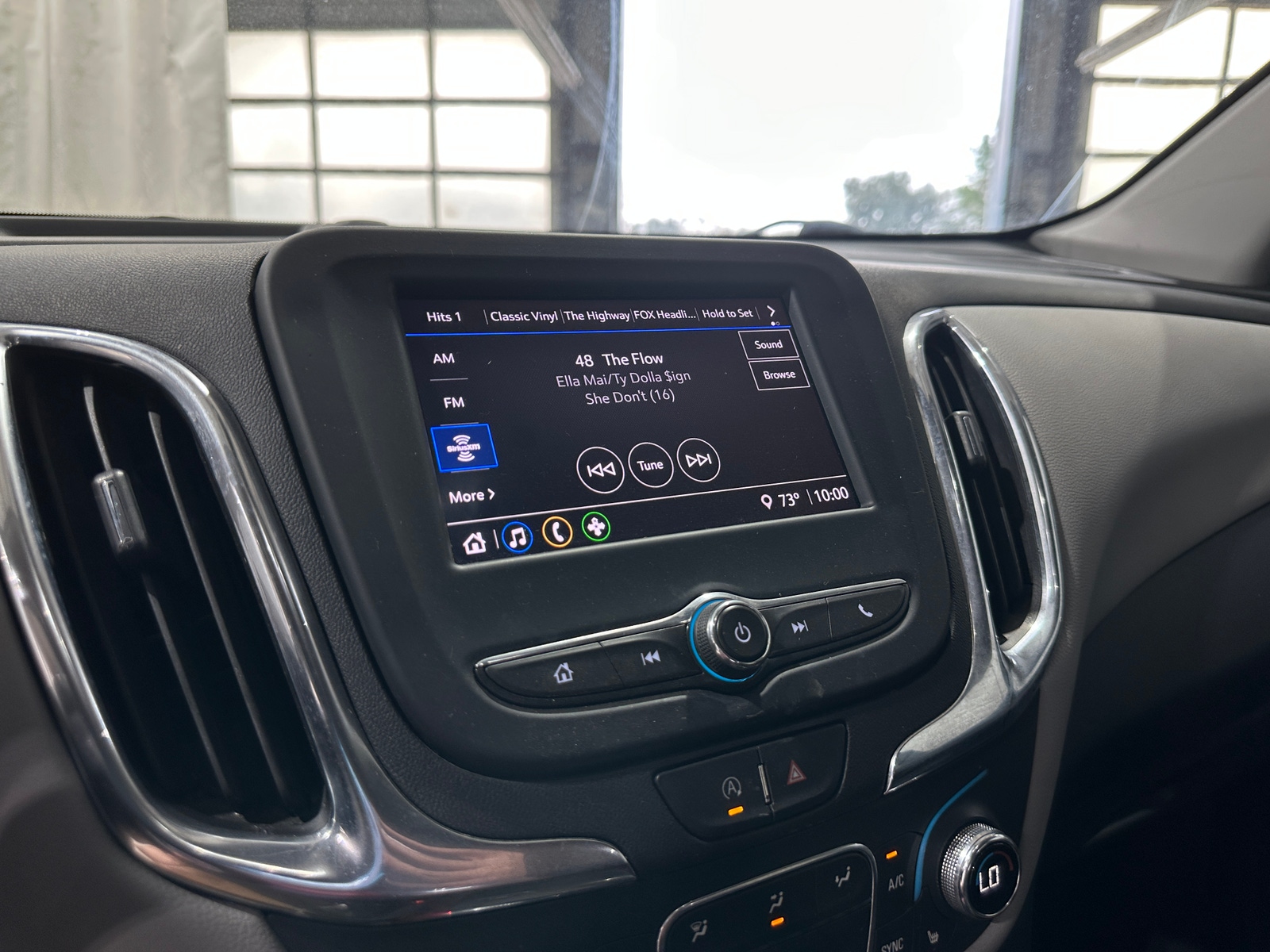 Thumbnail: 2022 Chevrolet Equinox - 4