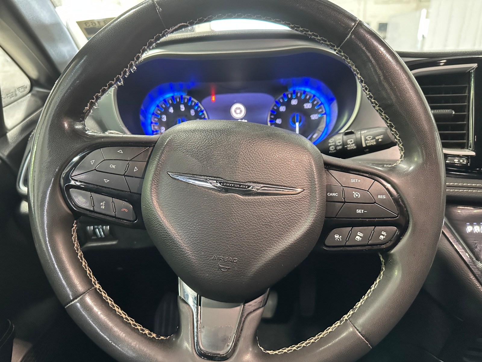 Thumbnail: 2022 Chrysler Pacifica - 5