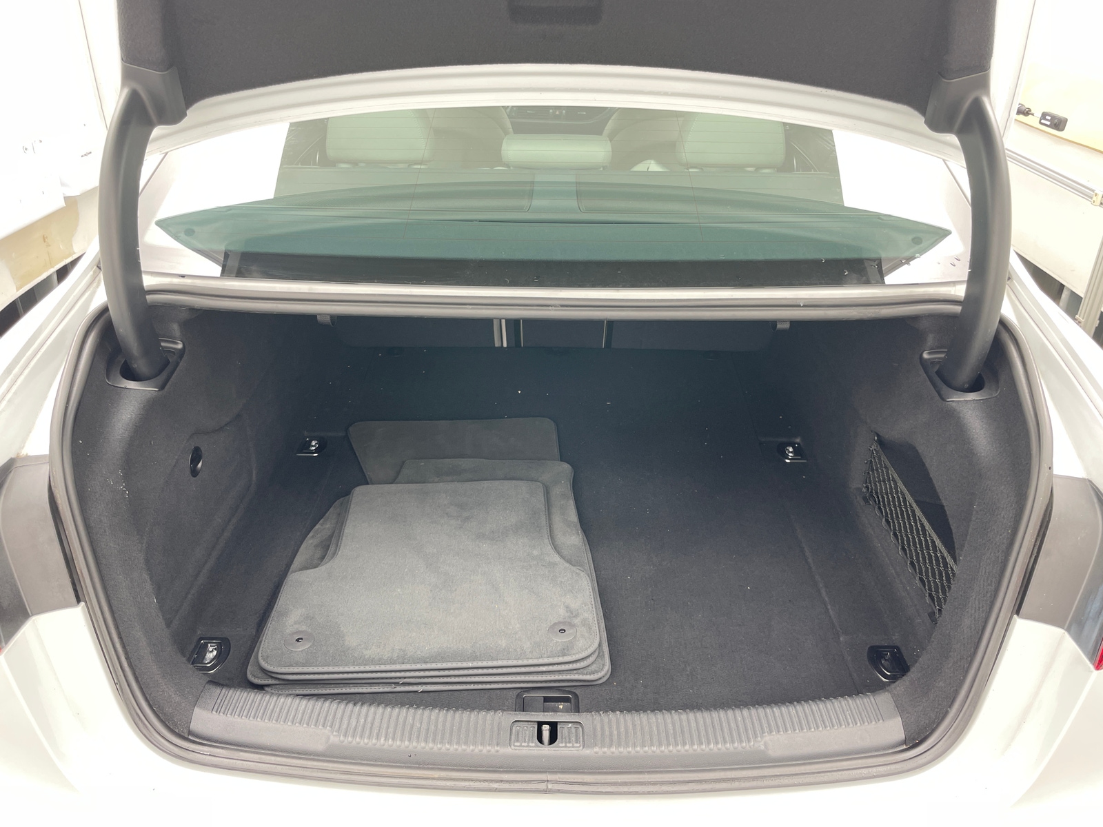 Thumbnail: 2018 Audi S6 - 6