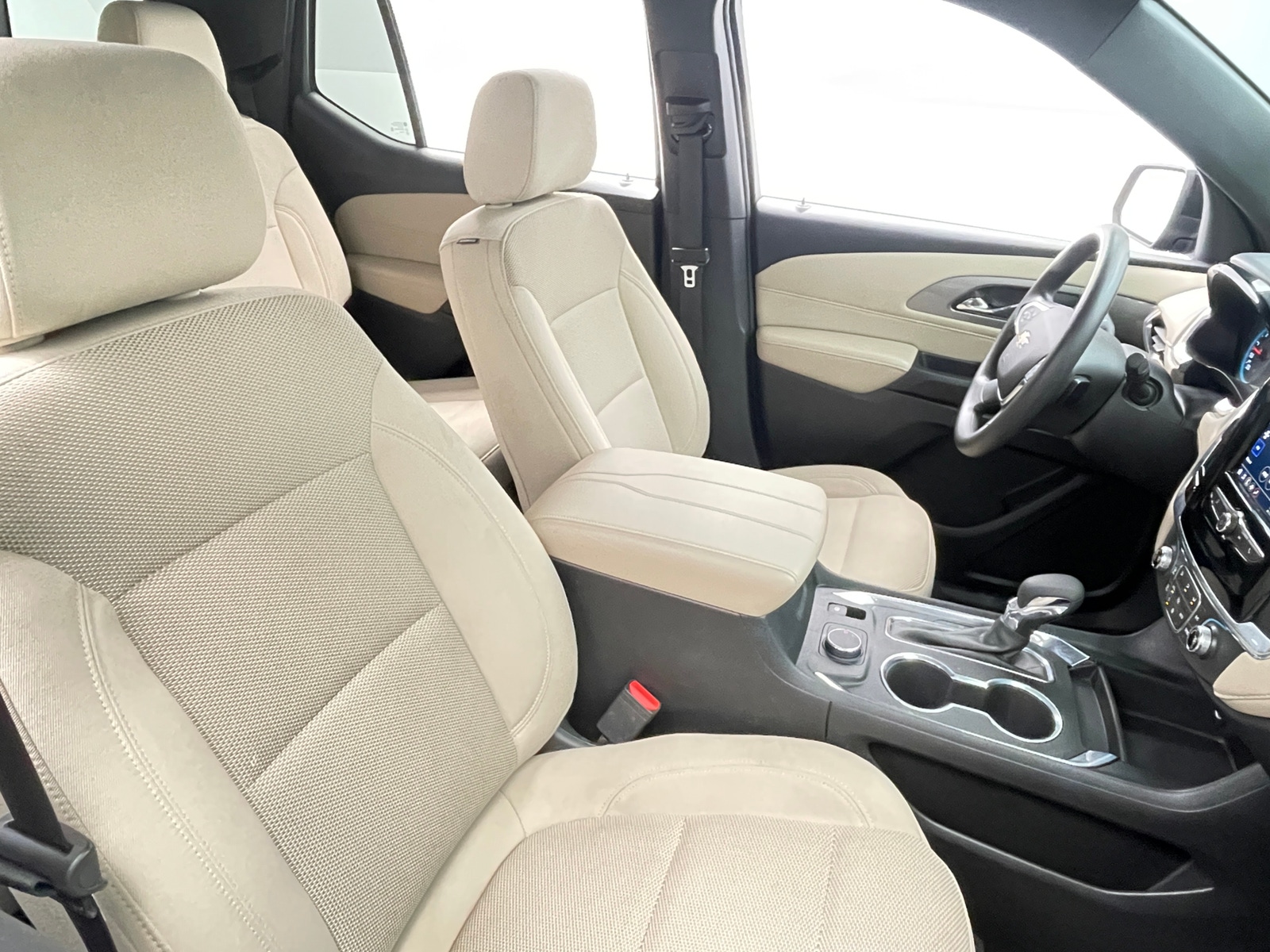 Thumbnail: 2023 Chevrolet Traverse - 2