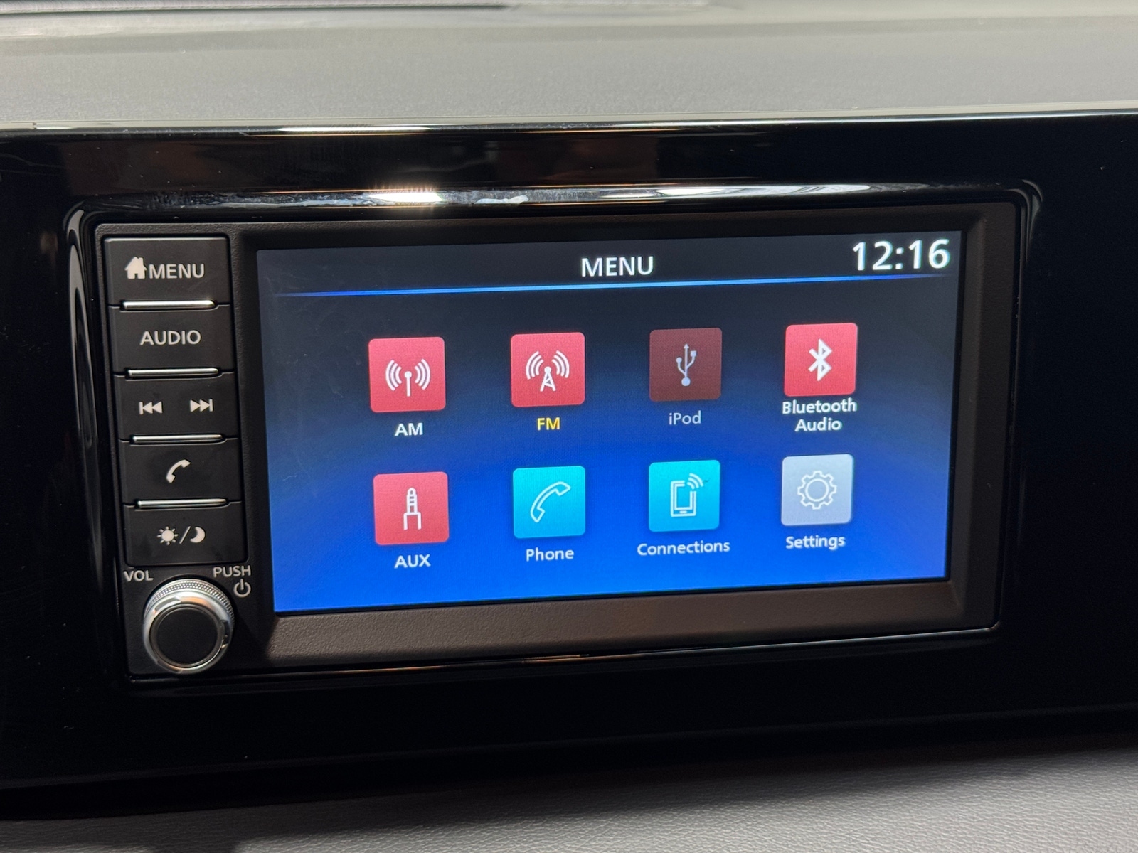 Thumbnail: 2025 Nissan Kicks - 4