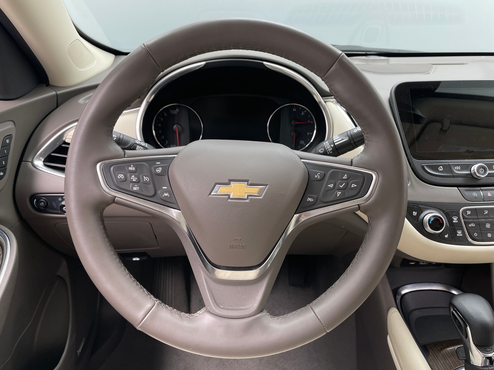 Thumbnail: 2024 Chevrolet Malibu - 4