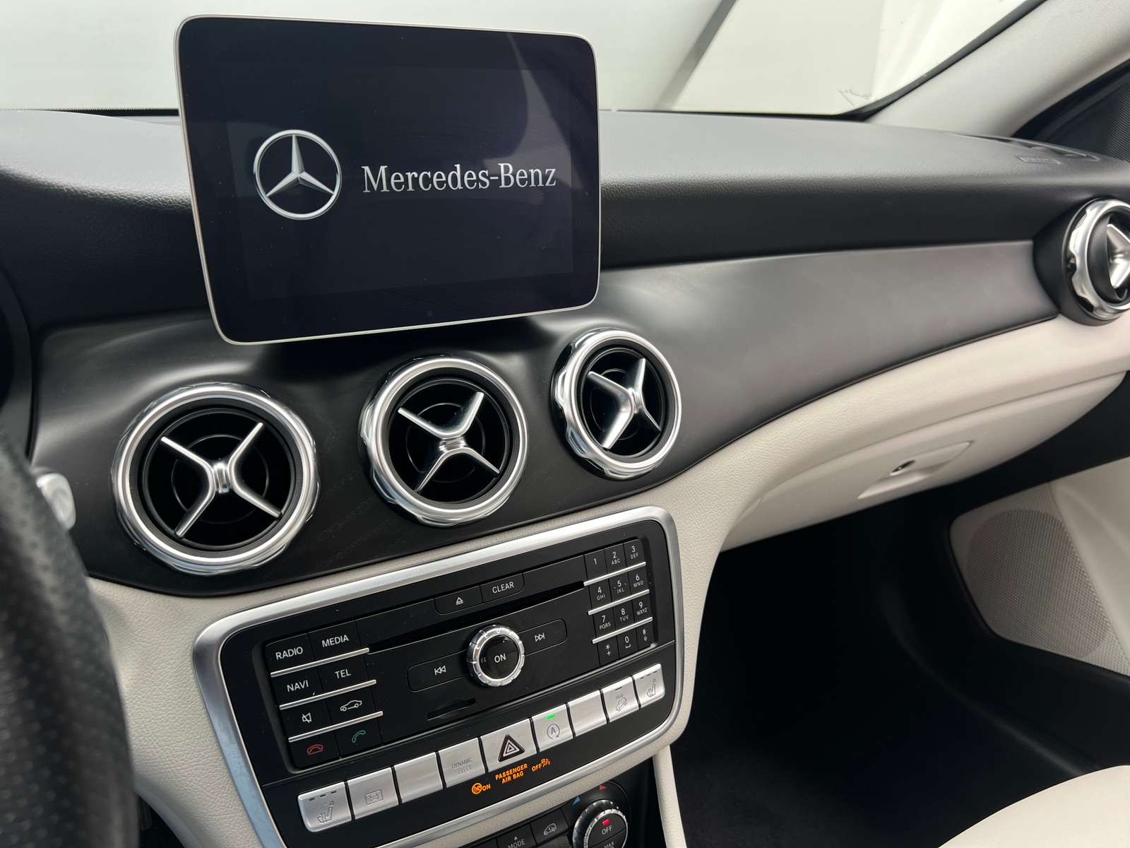 Thumbnail: 2020 Mercedes-Benz GLA - 3