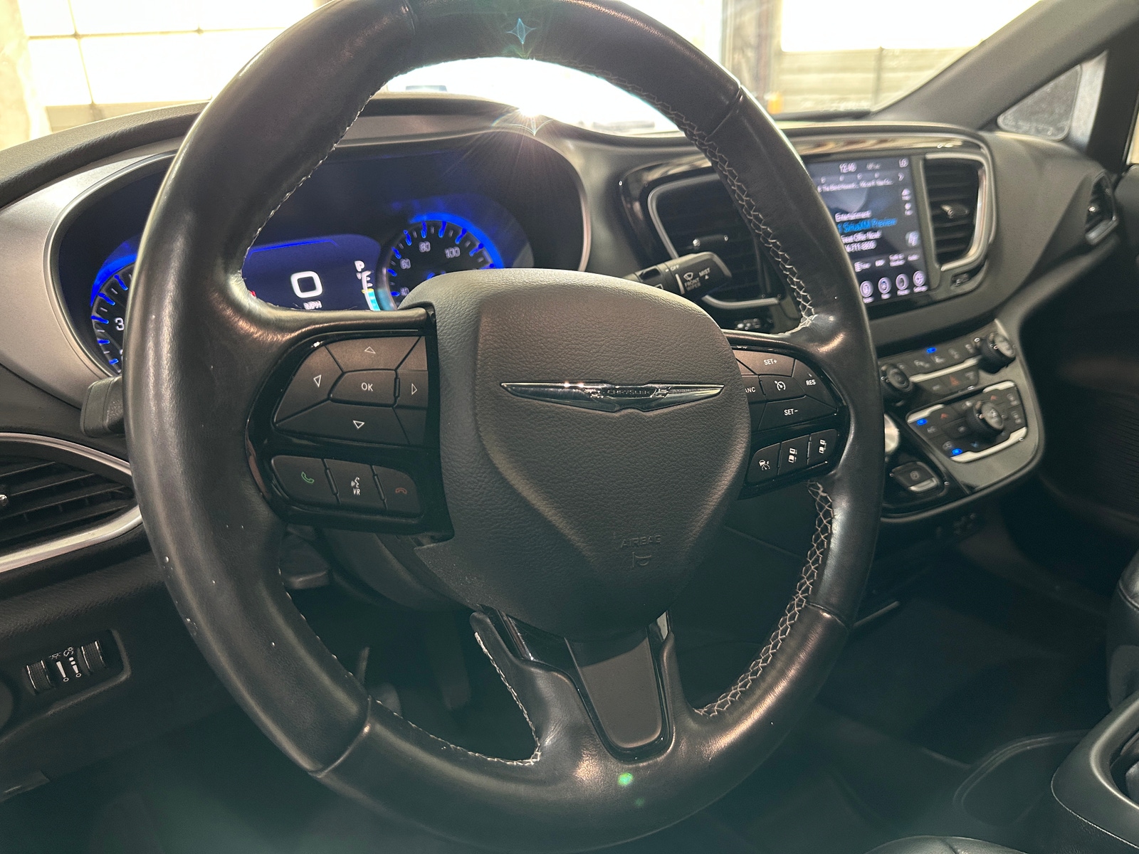 Thumbnail: 2019 Chrysler Pacifica - 4