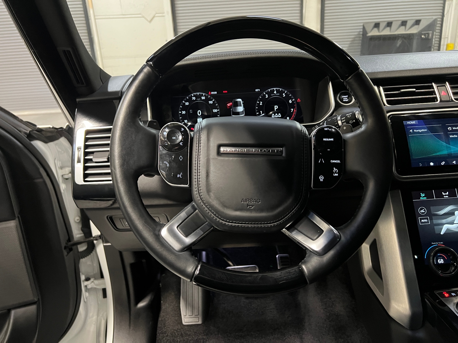 Thumbnail: 2022 Land Rover Range Rover - 4