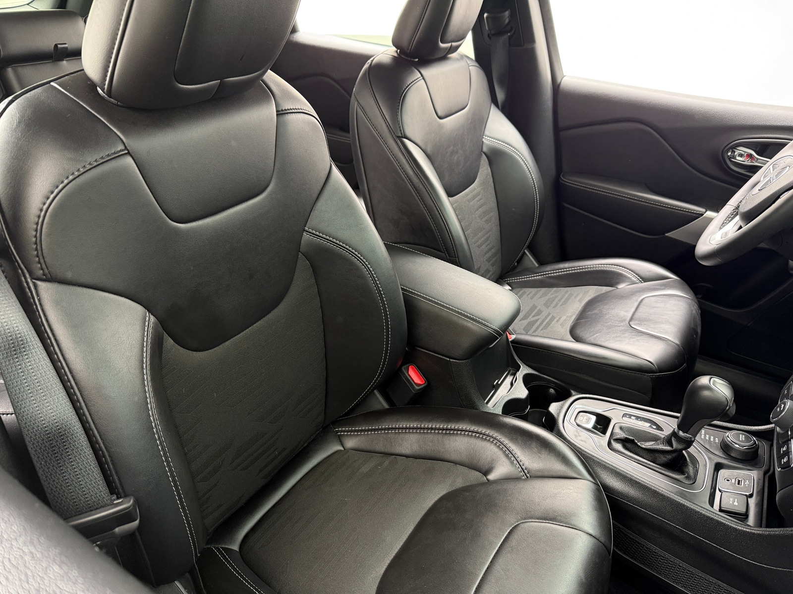 Thumbnail: 2022 Jeep Cherokee - 2