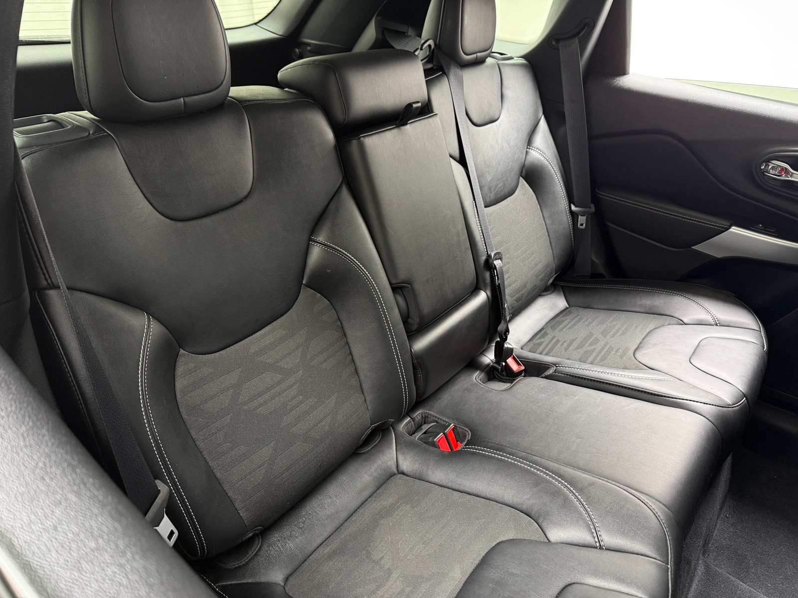 Thumbnail: 2022 Jeep Cherokee - 6