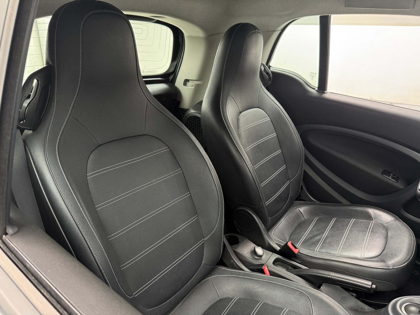 Thumbnail: 2017 smart fortwo - 2