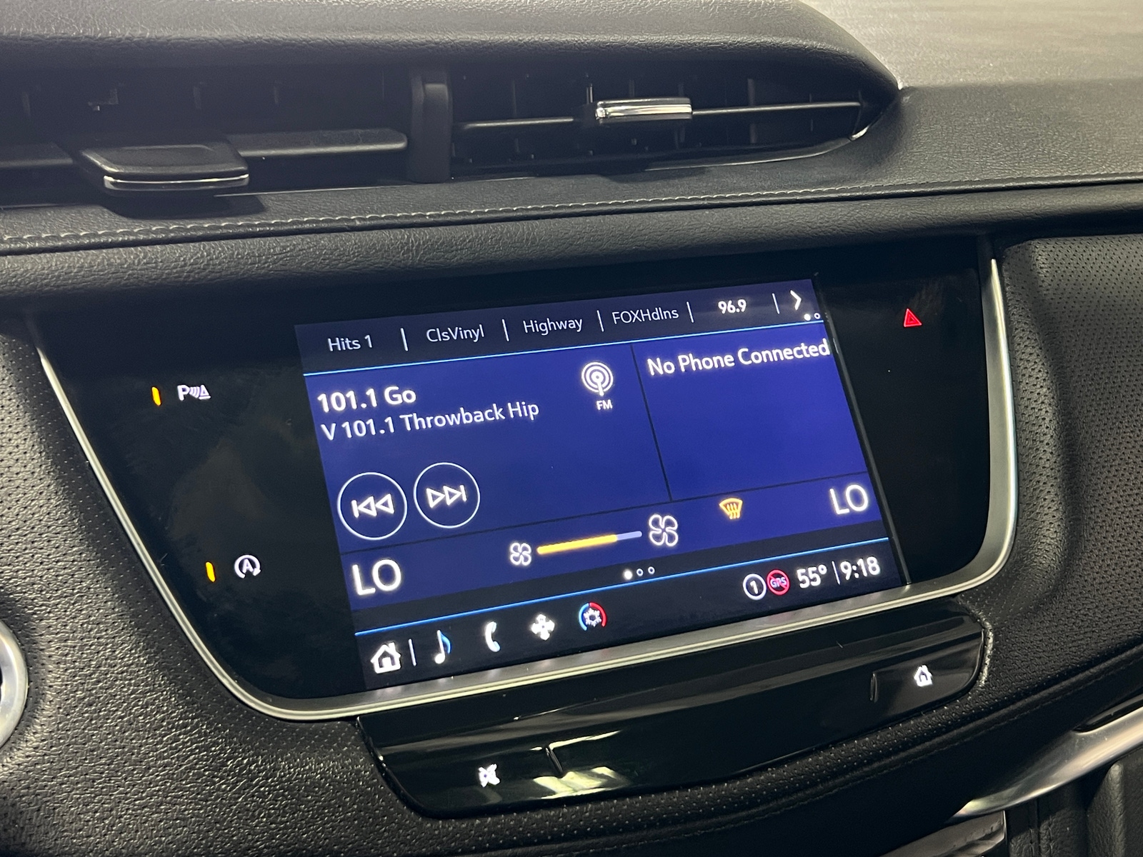 Thumbnail: 2022 Cadillac XT5 - 3