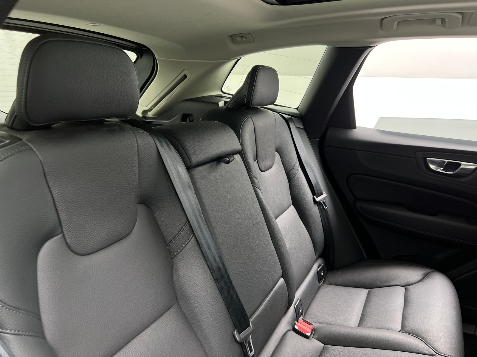 Thumbnail: 2025 Volvo XC60 - 5