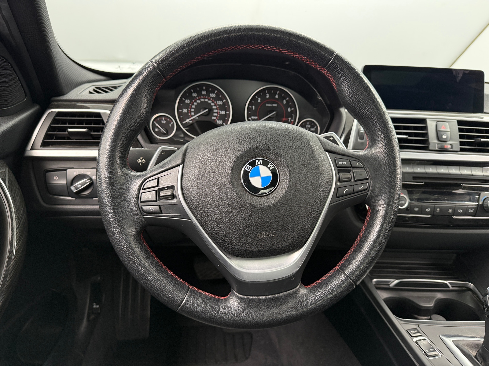 Thumbnail: 2017 BMW 3 Series - 4