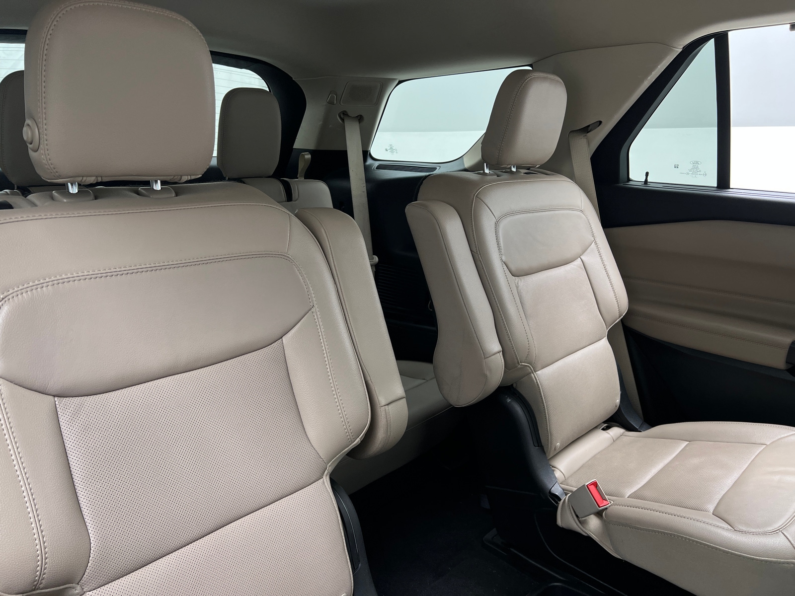 Thumbnail: 2020 Ford Explorer - 5