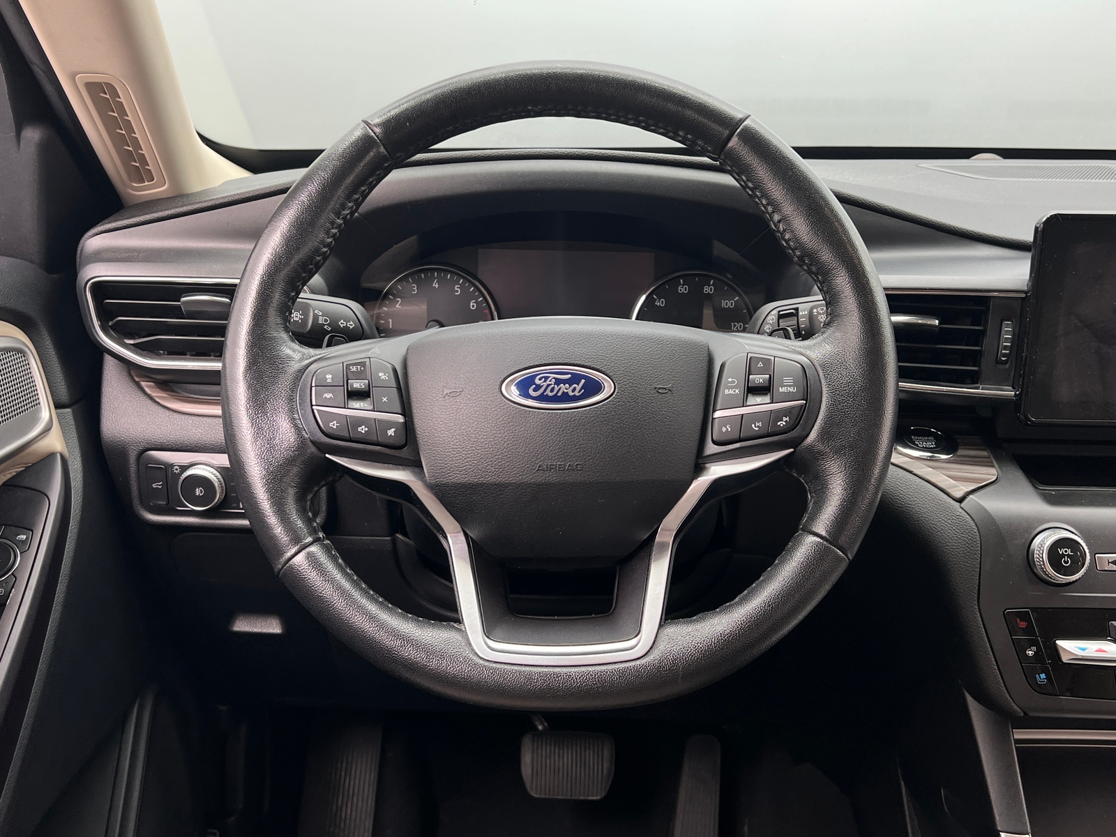 Thumbnail: 2020 Ford Explorer - 4