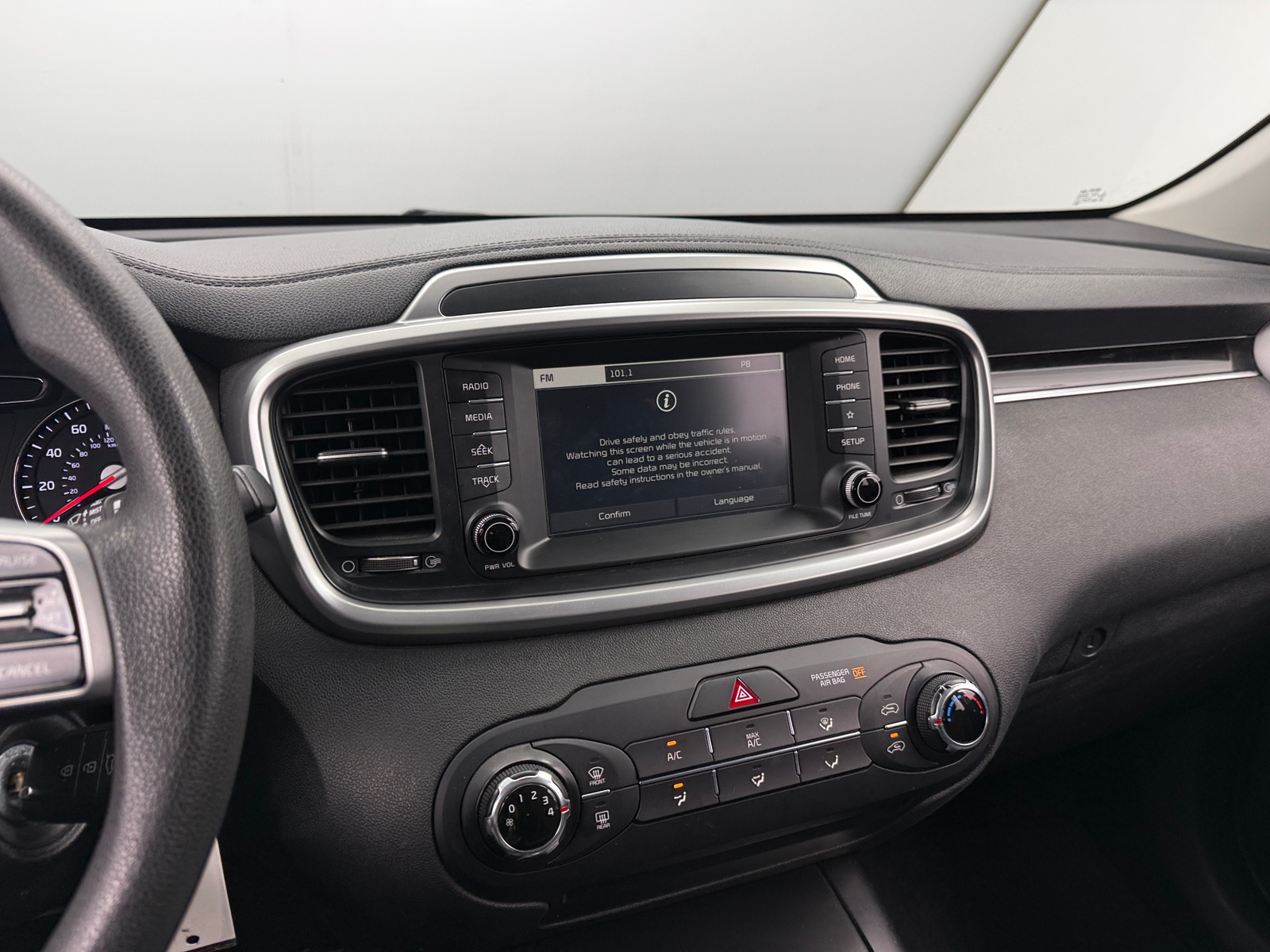 Thumbnail: 2020 Kia Sorento - 4