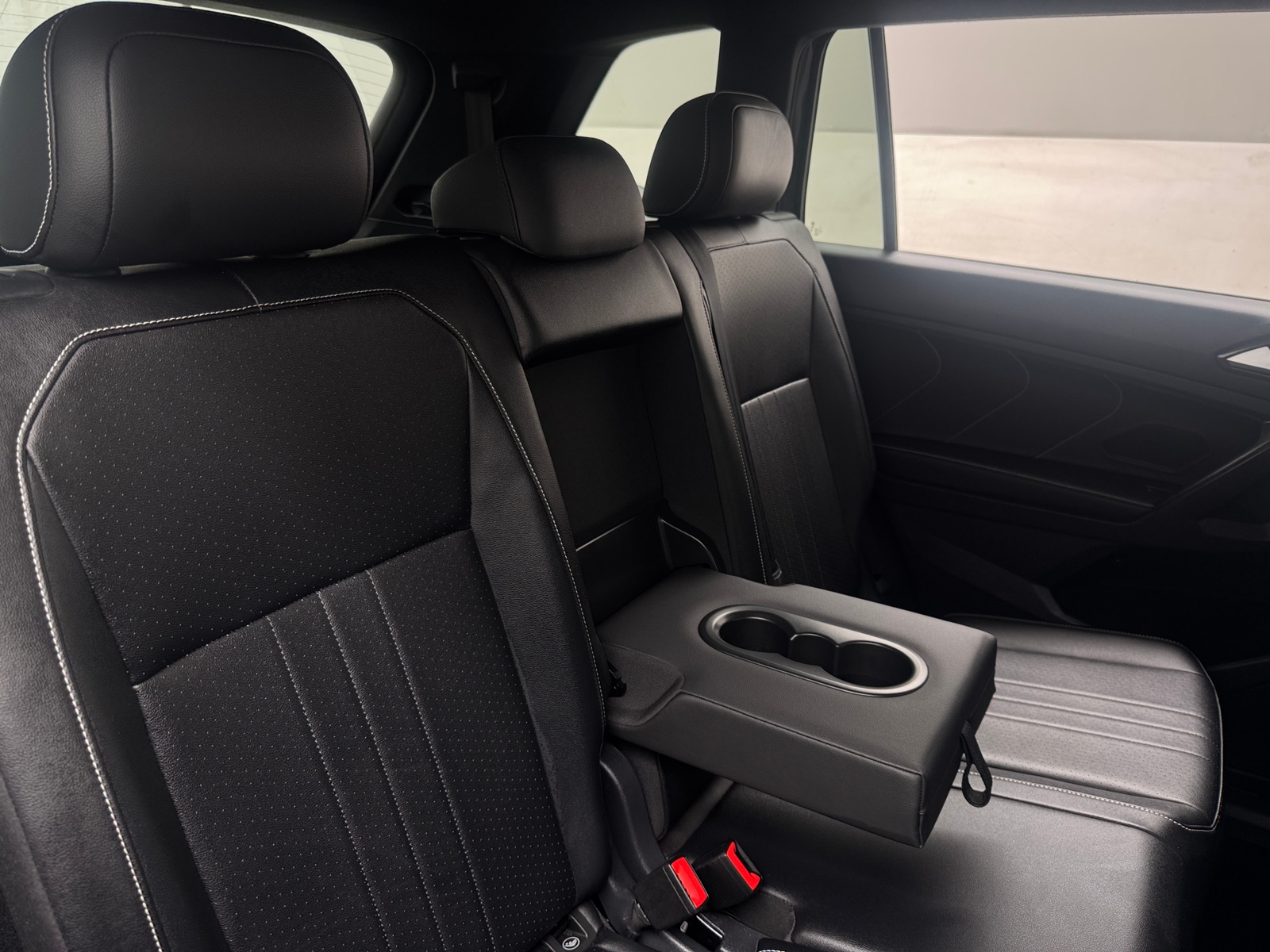 Thumbnail: 2022 Volkswagen Tiguan - 5