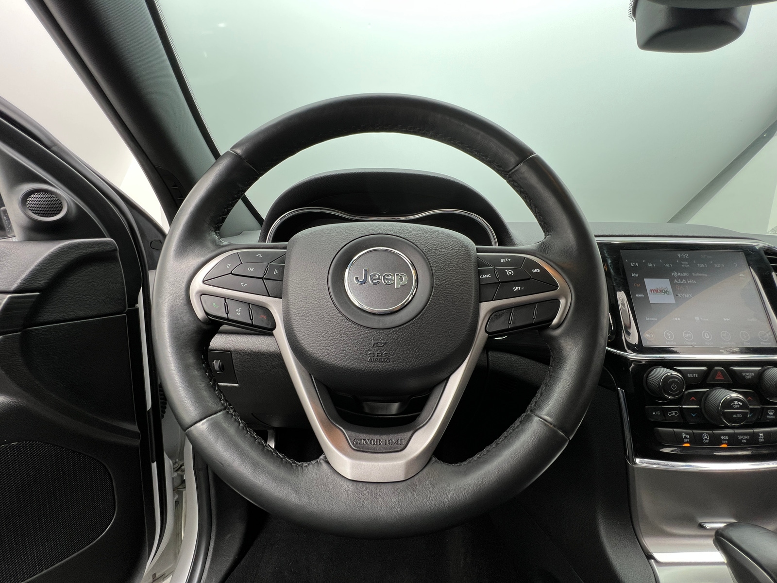 Thumbnail: 2019 Jeep Grand Cherokee - 4