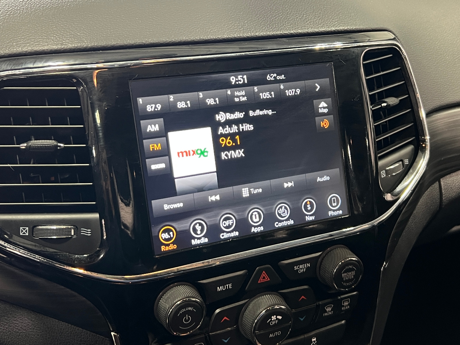 Thumbnail: 2019 Jeep Grand Cherokee - 3