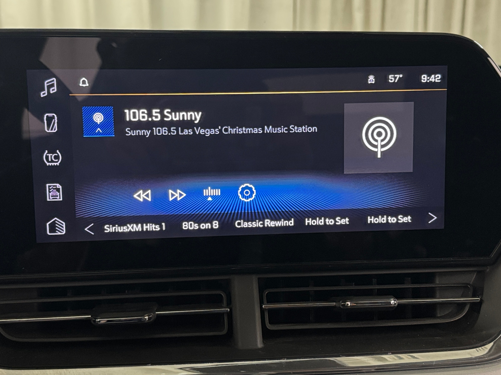 Thumbnail: 2025 Chevrolet Trax - 4