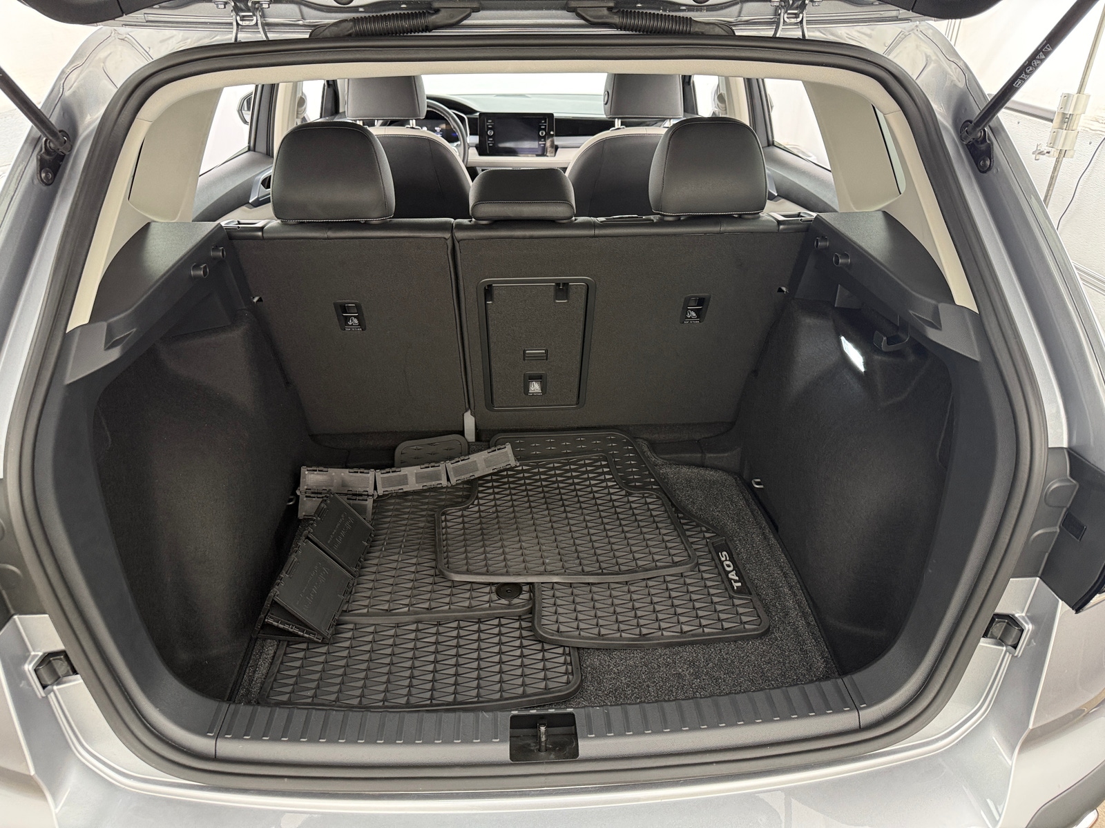 Thumbnail: 2025 Volkswagen Taos - 7