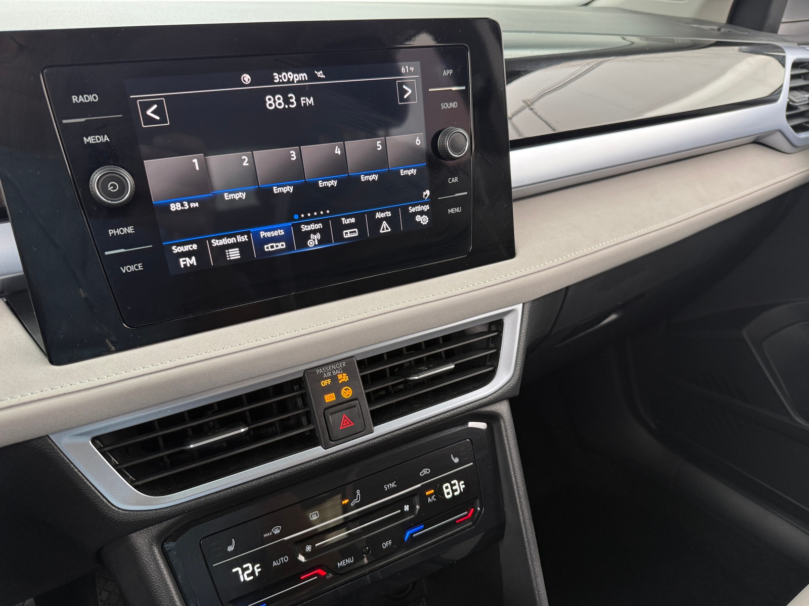 Thumbnail: 2025 Volkswagen Taos - 4