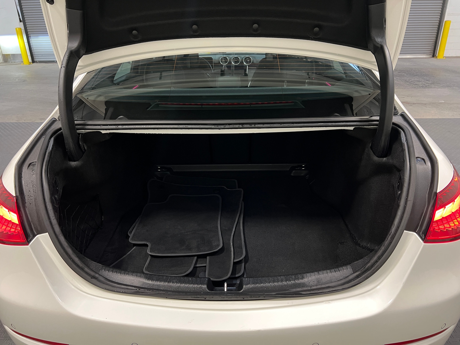 Thumbnail: 2024 Mercedes-Benz C-Class - 6