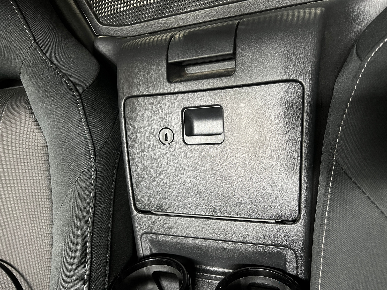 Thumbnail: 2021 Mazda MX-5 Miata - 6