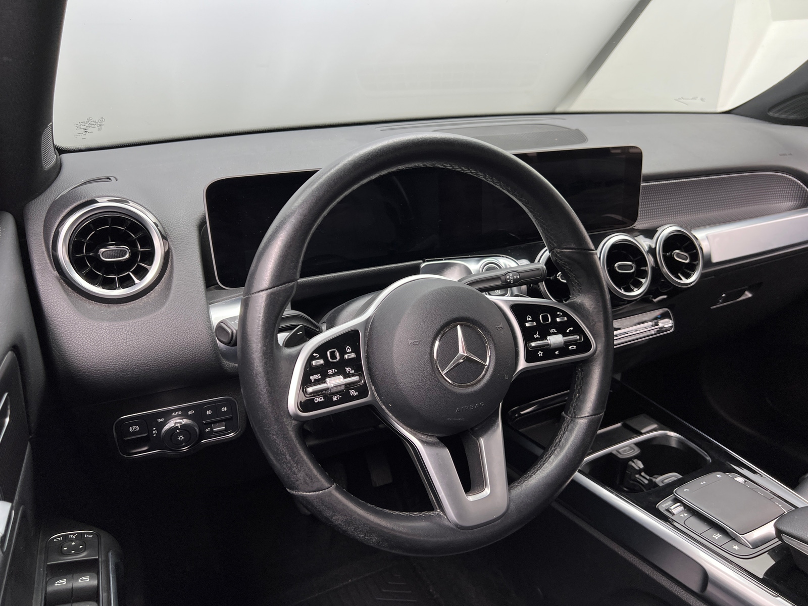 Thumbnail: 2021 Mercedes-Benz GLB - 4