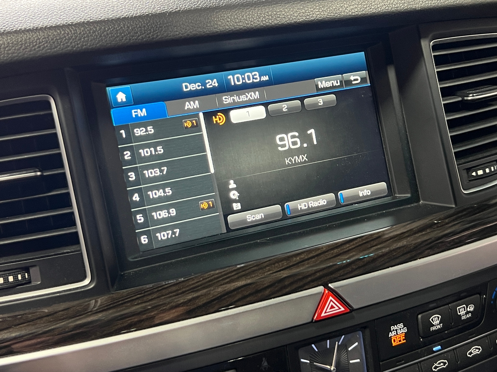 Thumbnail: 2016 Hyundai Genesis - 3