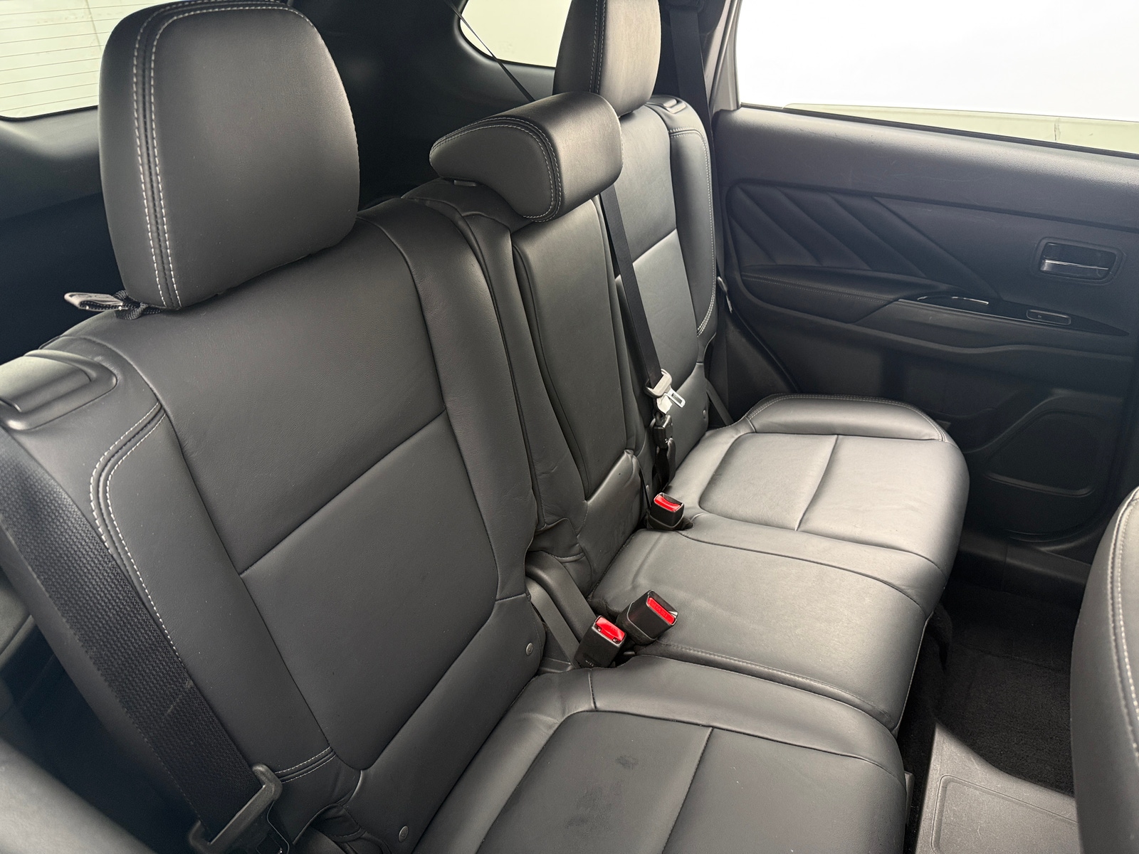 Thumbnail: 2019 Mitsubishi Outlander - 5