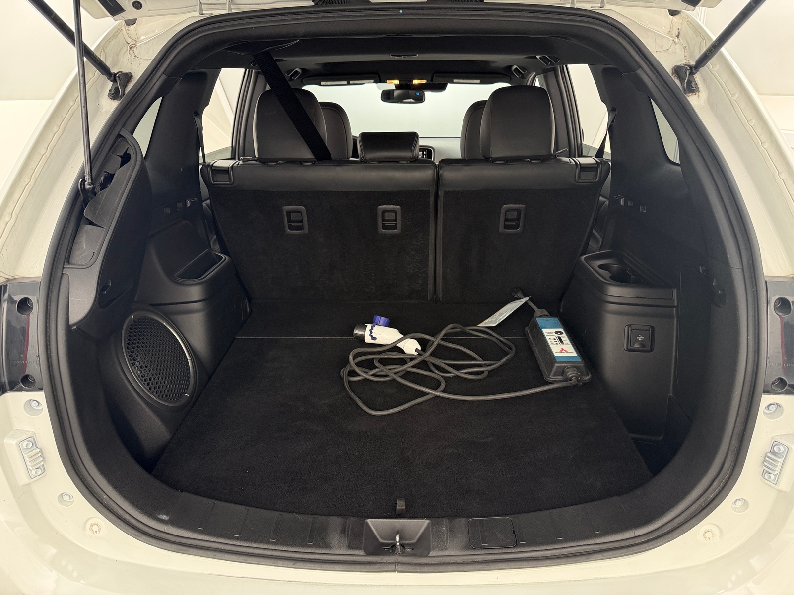 Thumbnail: 2019 Mitsubishi Outlander - 6