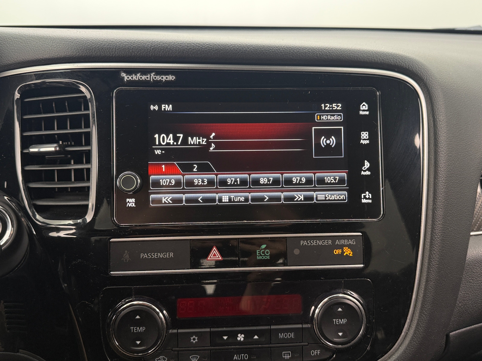 Thumbnail: 2019 Mitsubishi Outlander - 3