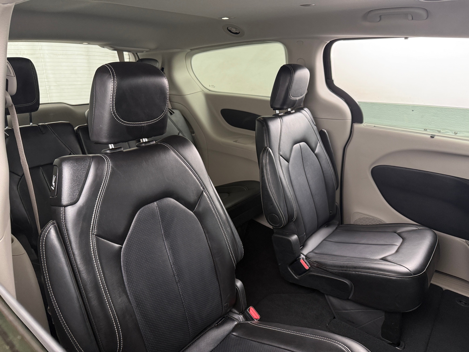 Thumbnail: 2024 Chrysler Pacifica - 5