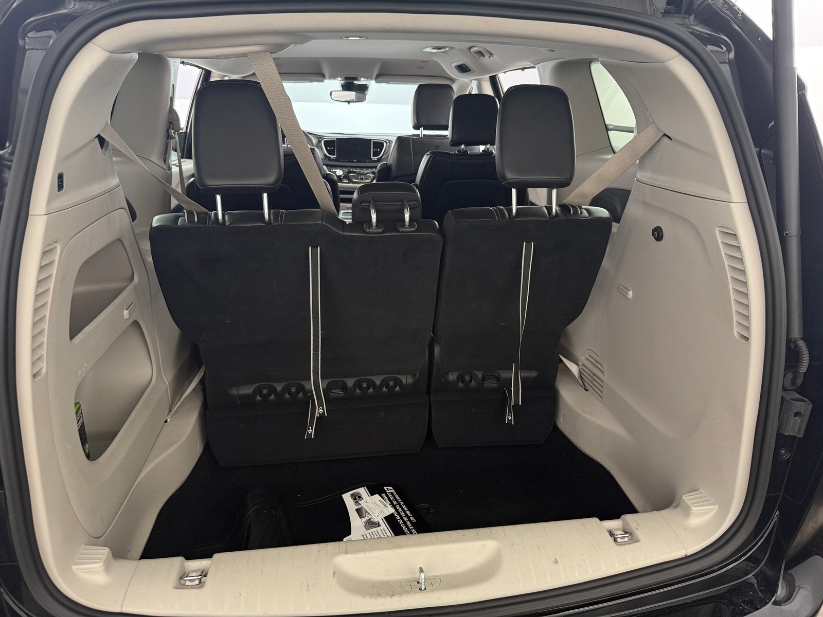 Thumbnail: 2024 Chrysler Pacifica - 6