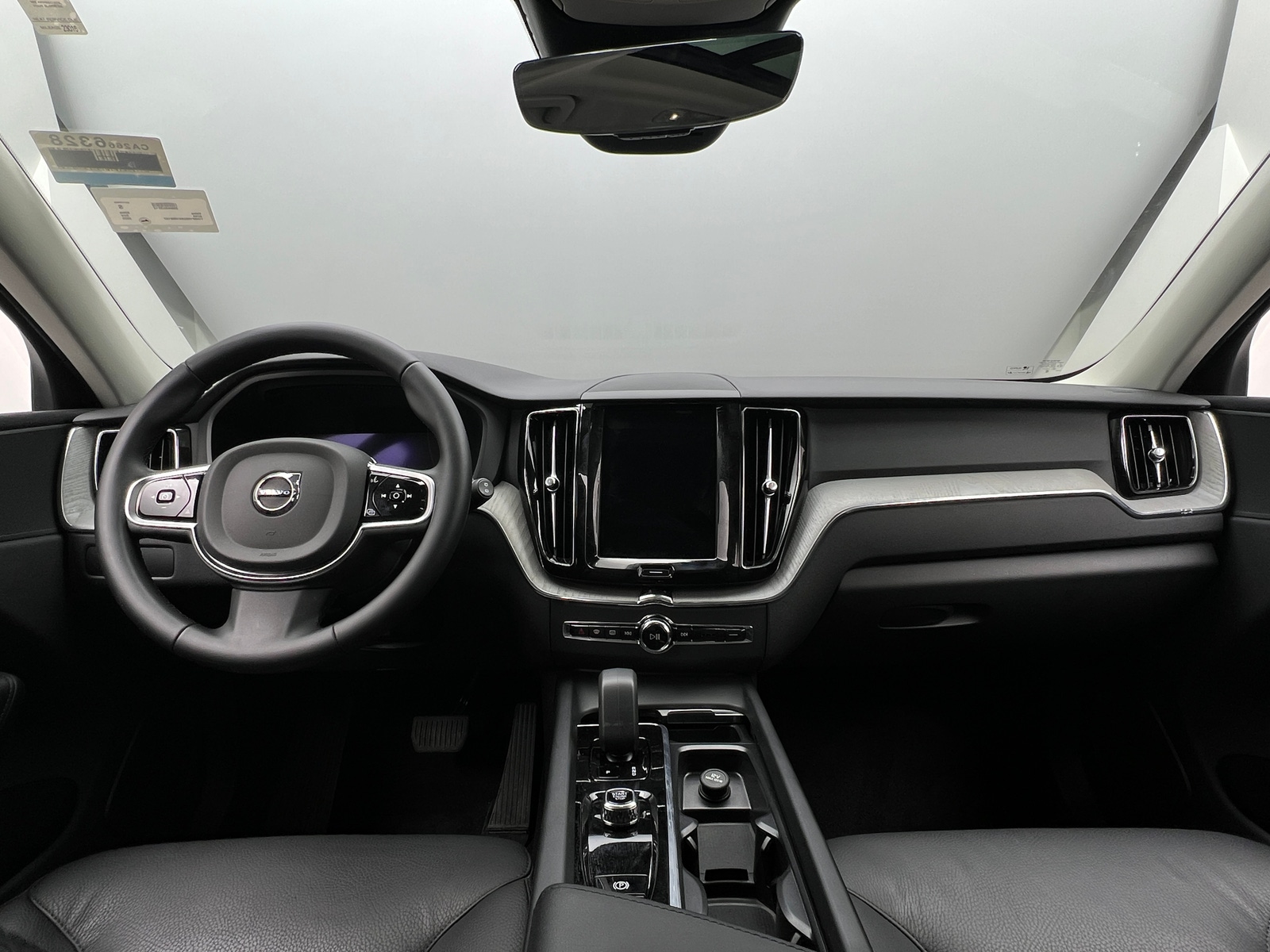 Thumbnail: 2025 Volvo XC60 - 2