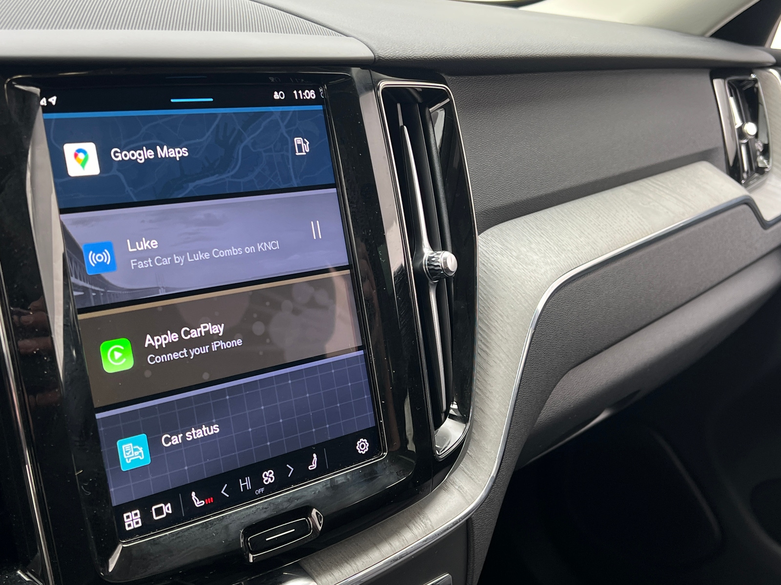 Thumbnail: 2025 Volvo XC60 - 3