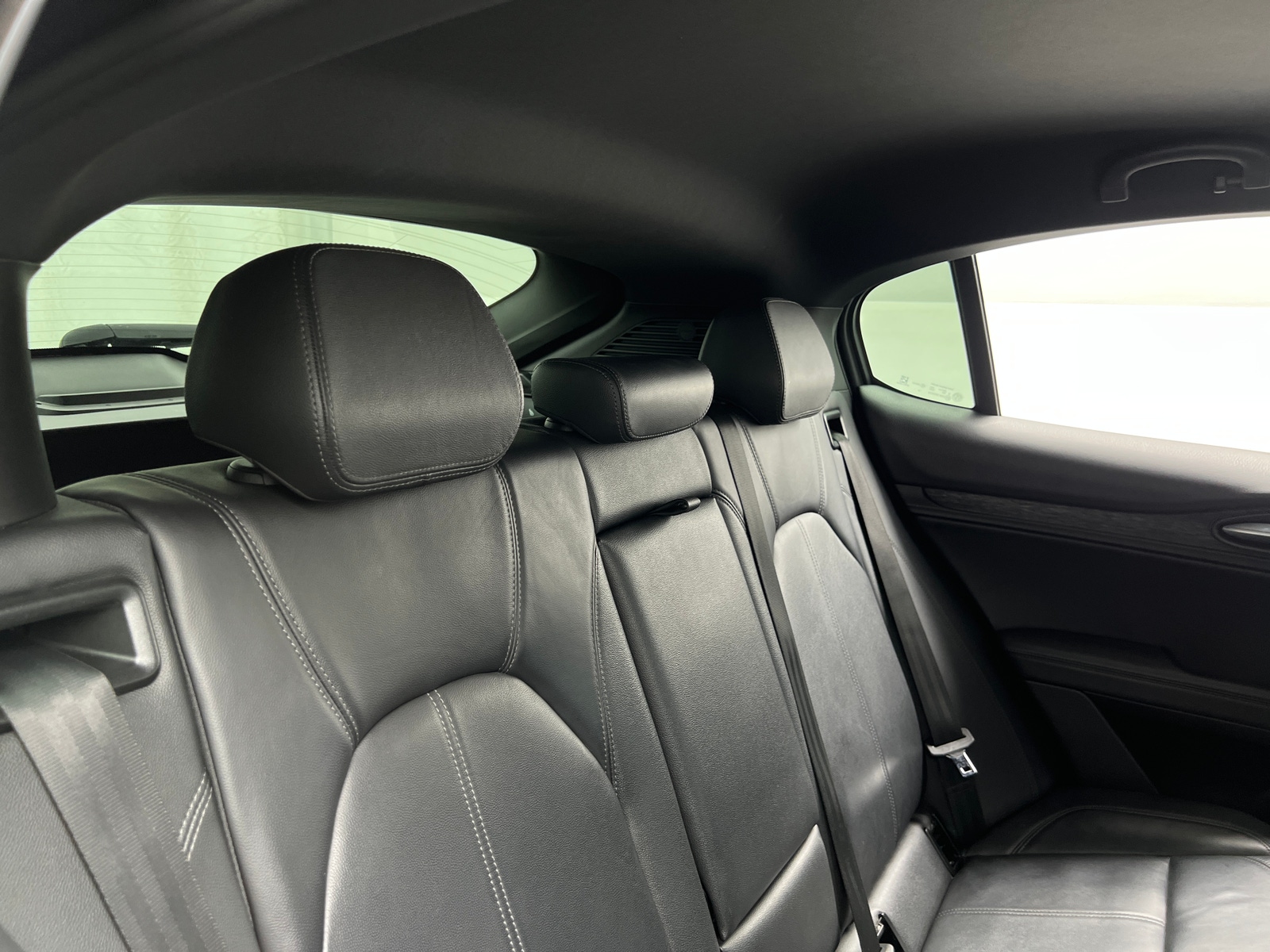 Thumbnail: 2022 Alfa Romeo Stelvio - 5