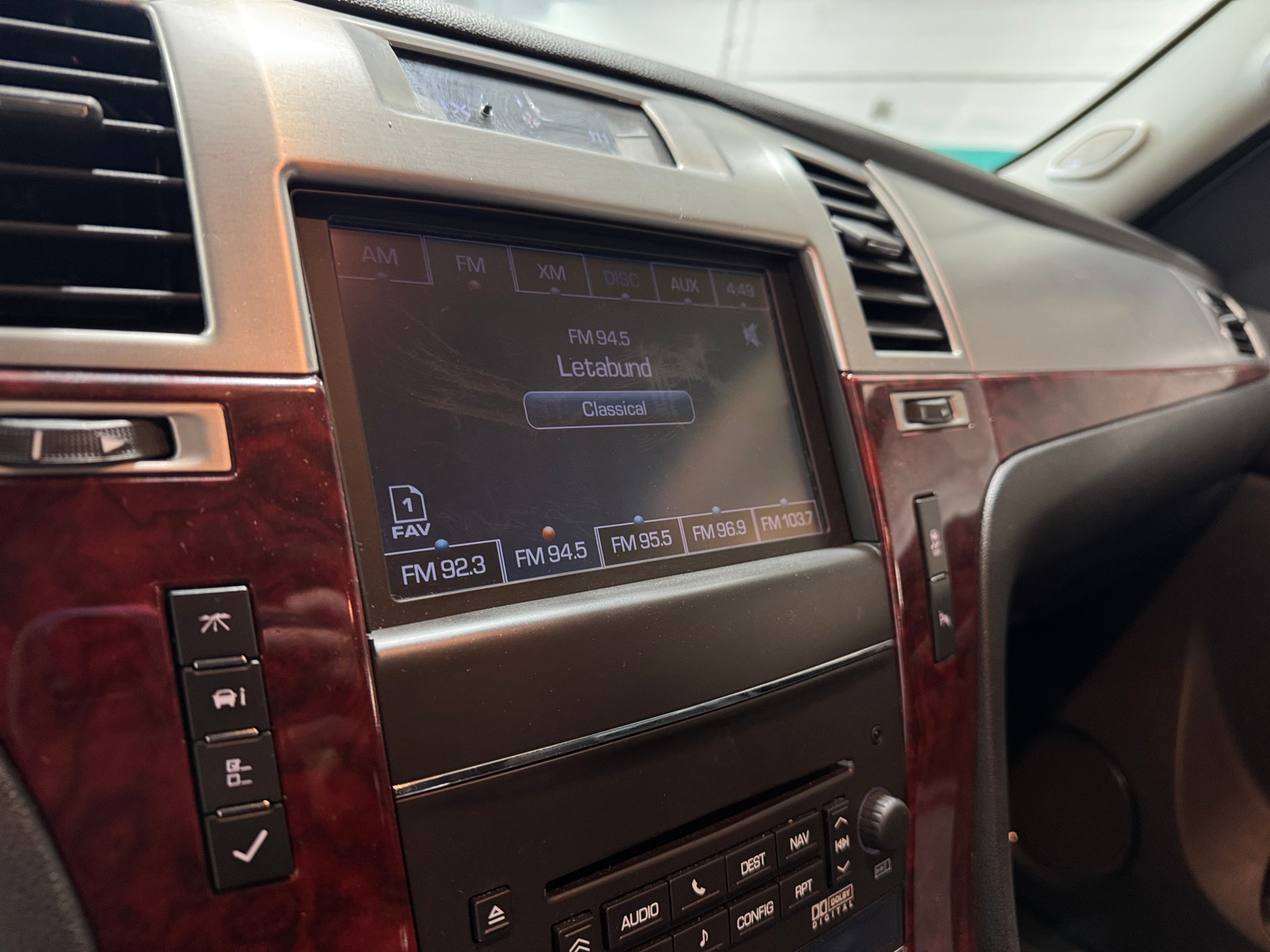 Thumbnail: 2014 Cadillac Escalade - 3