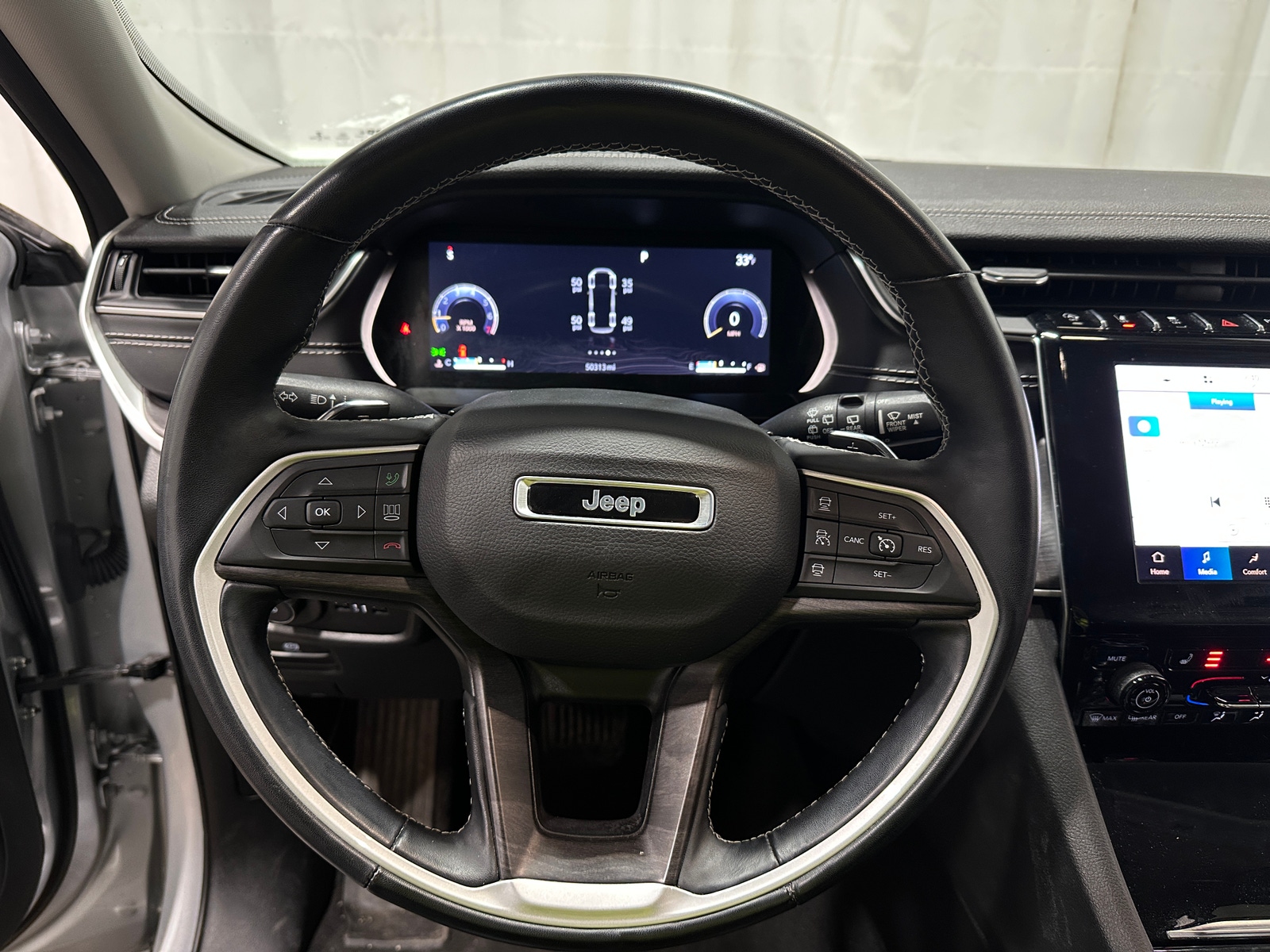 Thumbnail: 2022 Jeep Grand Cherokee L - 4