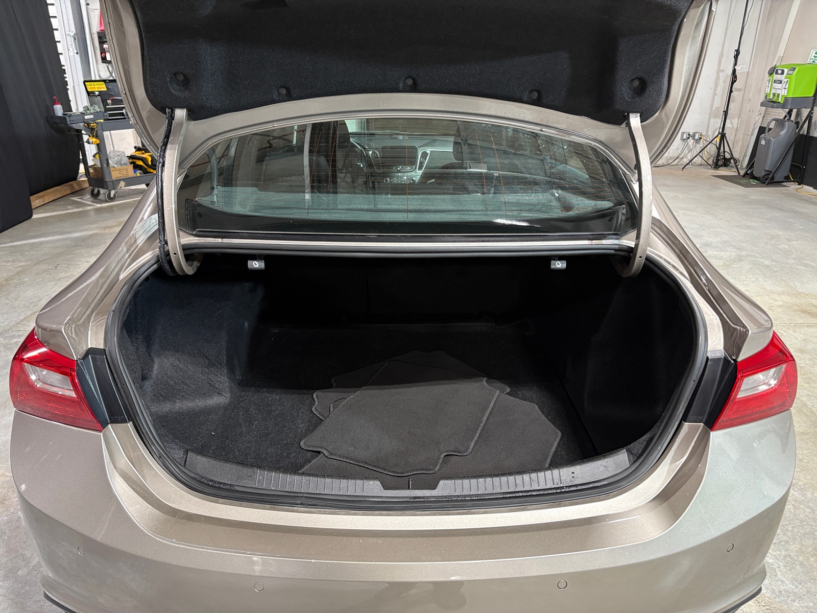 Thumbnail: 2024 Chevrolet Malibu - 7