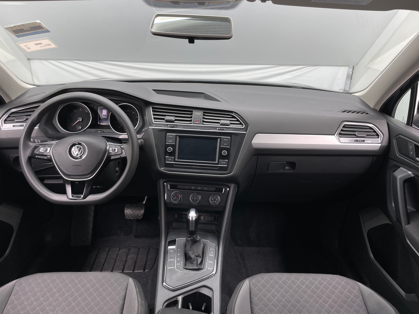 Thumbnail: 2019 Volkswagen Tiguan - 3