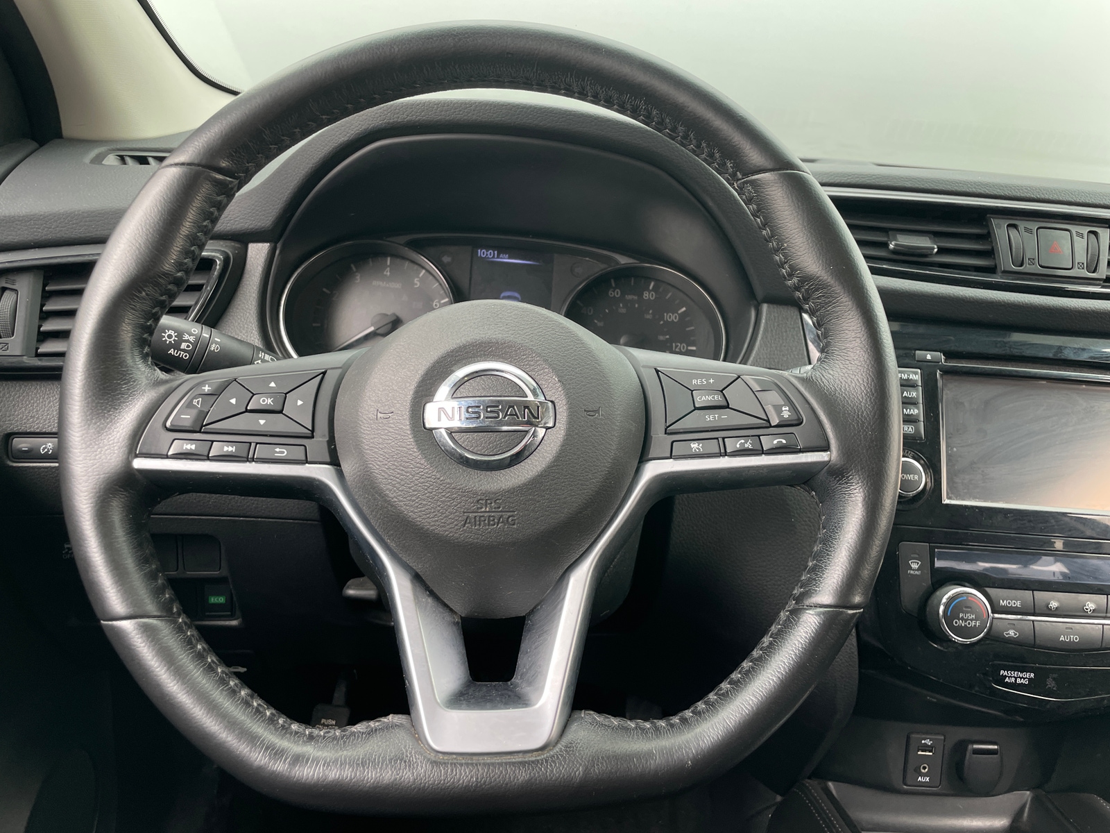 Thumbnail: 2017 Nissan Rogue Sport - 4